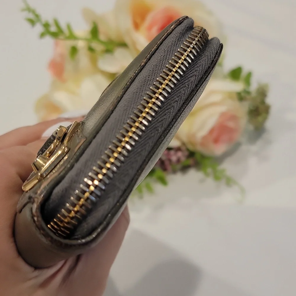 Authentic Balenciaga zippy wallet - Picture 4 of 10